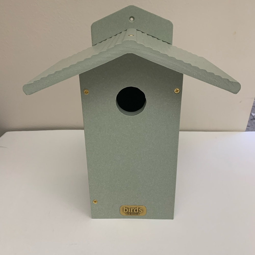 BIRDS CHOICE bird house.